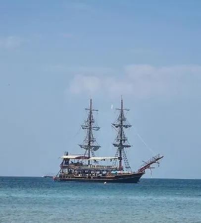 Eve Santa Marina - Sea, Pools, Relax *