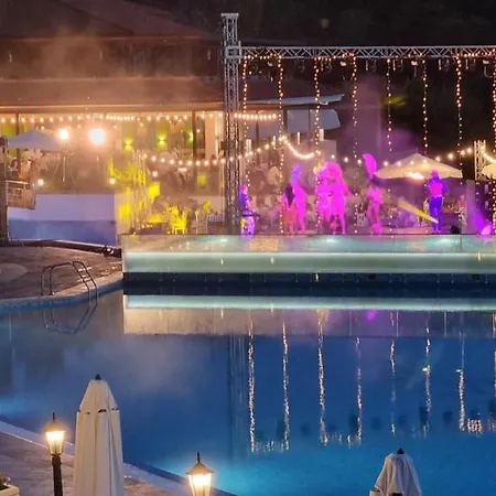 Eve Santa Marina - Sea, Pools, Relax Apartament