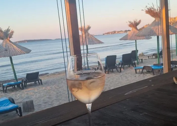 Eve Santa Marina - Sea, Pools, Relax Appartamento *