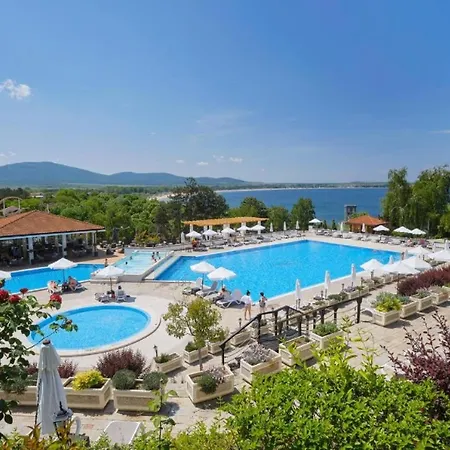 Eve Santa Marina - Sea, Pools, Relax דירה