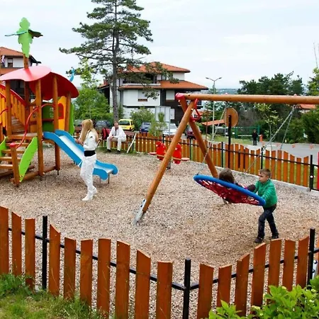 Eve Santa Marina - Sea, Pools, Relax דירה *