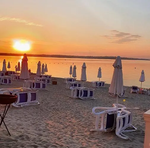 Eve Santa Marina - Sea, Pools, Relax Apartment